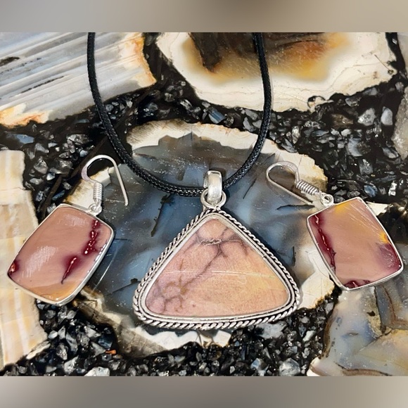 Mookaite Pendant & Earrings Set - Picture 9 of 14